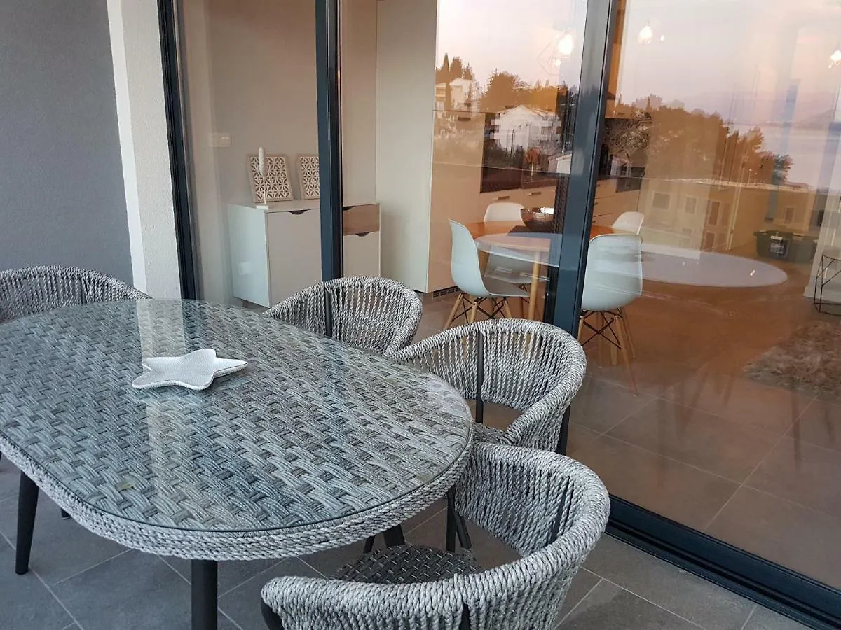Petra'S Place - Sea View Apartment Slatine Croatia