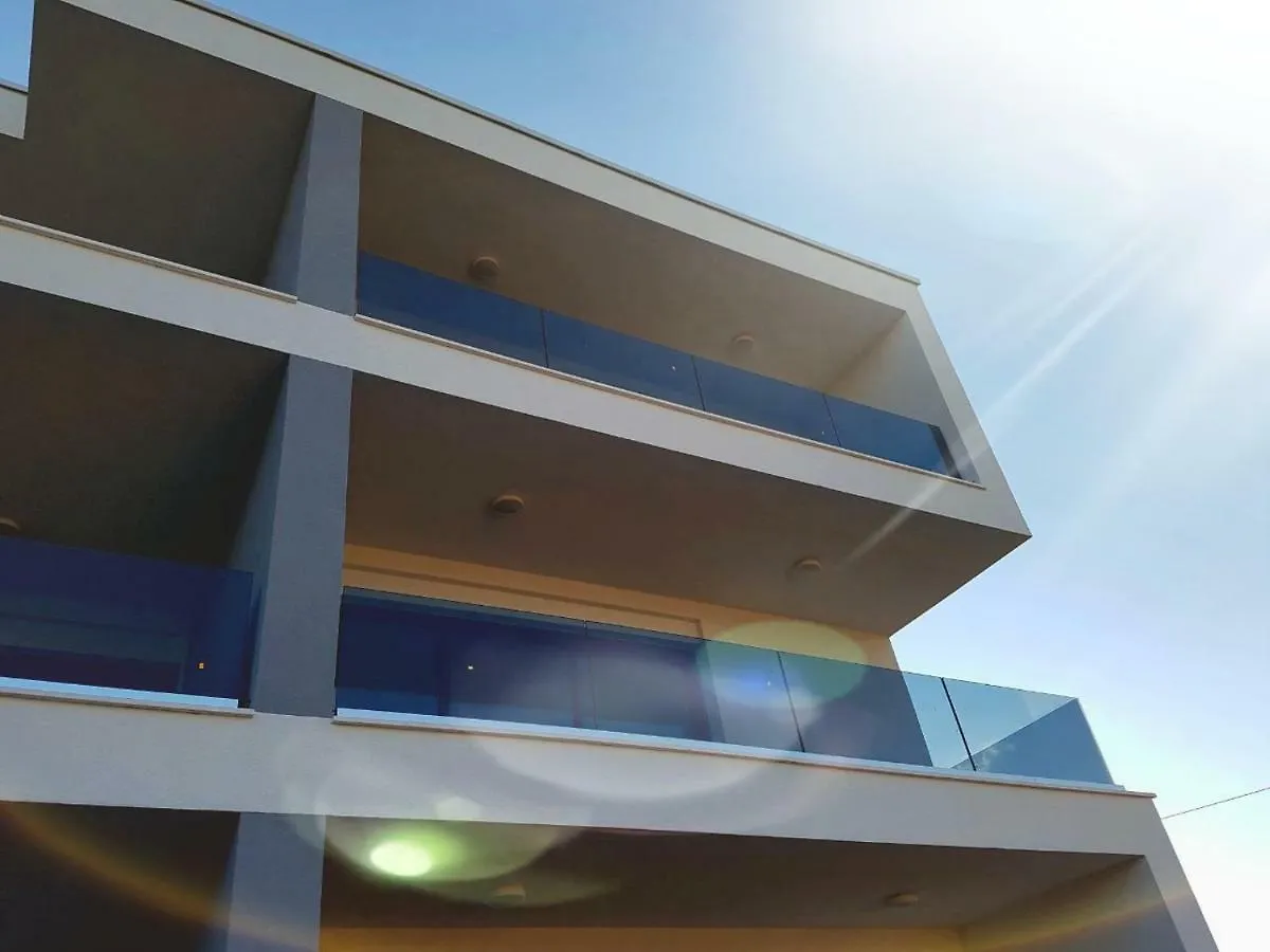 Petra'S Place - Sea View Apartment Slatine
