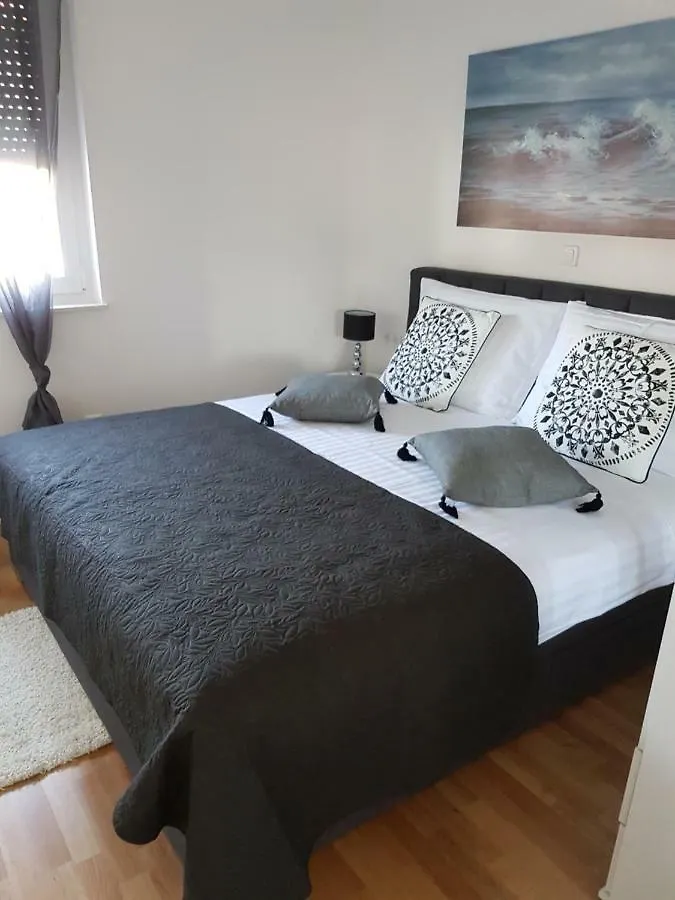 Petra'S Place - Sea View Apartment Slatine