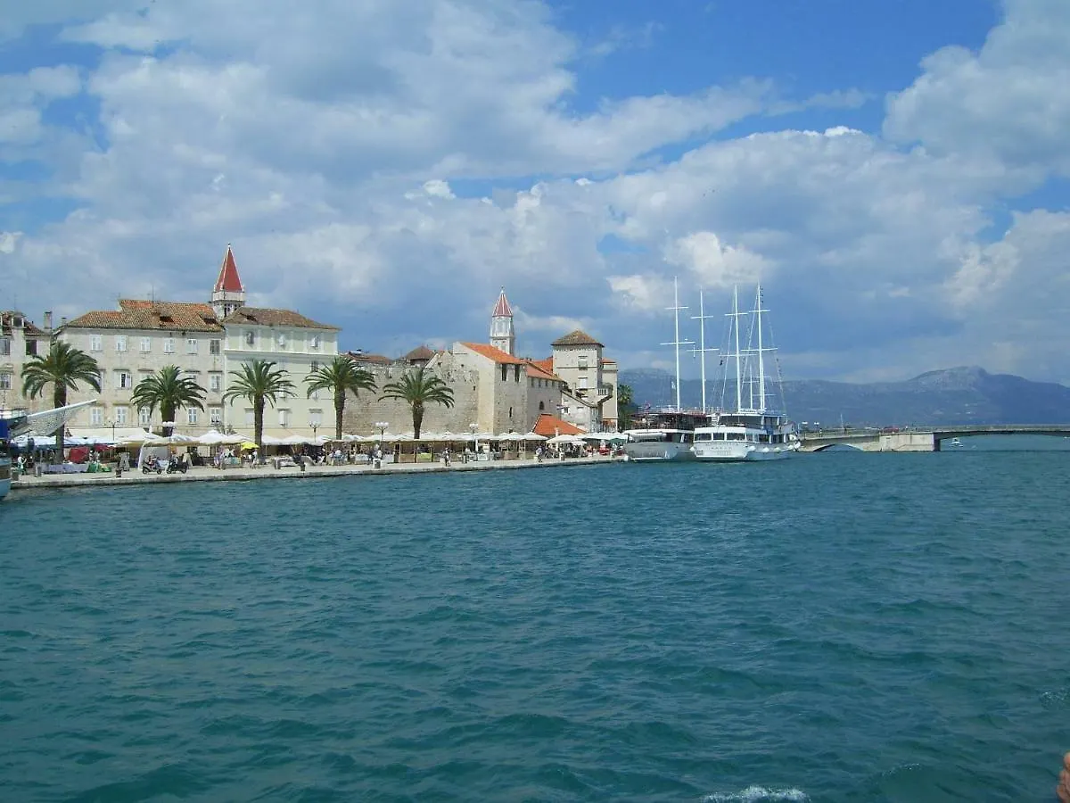 Petra'S Place - Sea View Apartment Slatine
