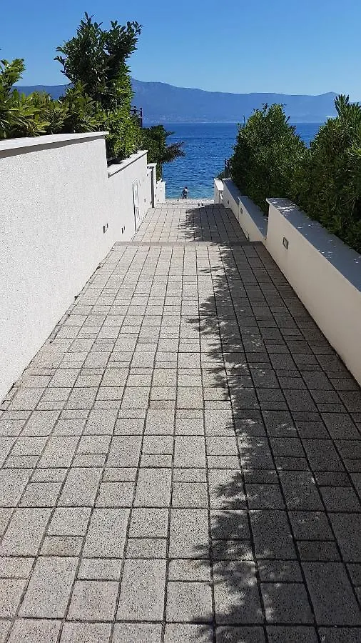 Petra'S Place - Sea View Apartment Slatine Croatia